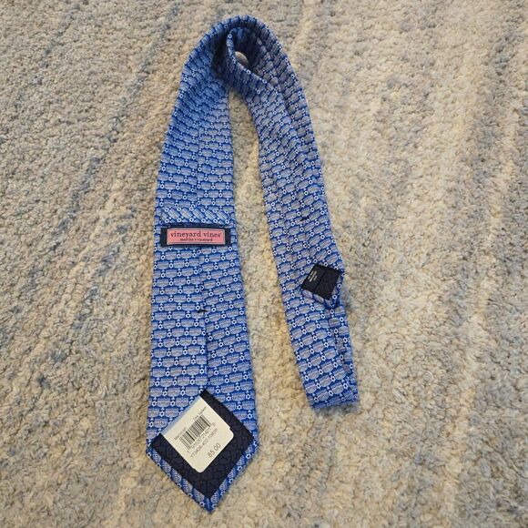 Vineyard Vines Tie Blue Whale Sea Splash New With Tag - Picture 4 of 5
